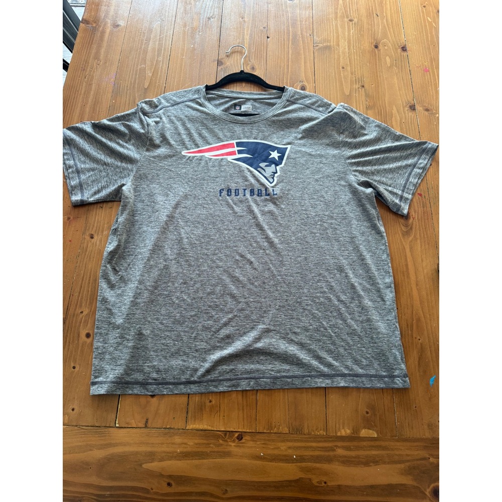 New England Patriots Football T Shirt Mens XL Grey NFL Team Apparel Short Sleeve